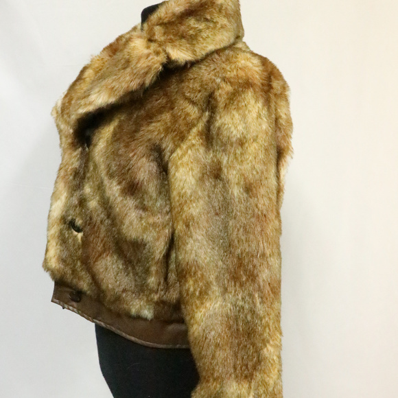 INCOGNITA Faux Fur Flaring Collar Crop Jacket - Picture 3 of 7